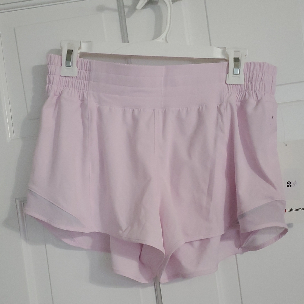 NWT Lululemon Hotty Hots HR 2.5IN Pink Organza Women's SZ 12 Shorts